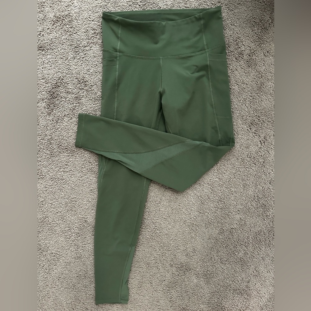 Old Navy Active Leggings w Mesh Detail